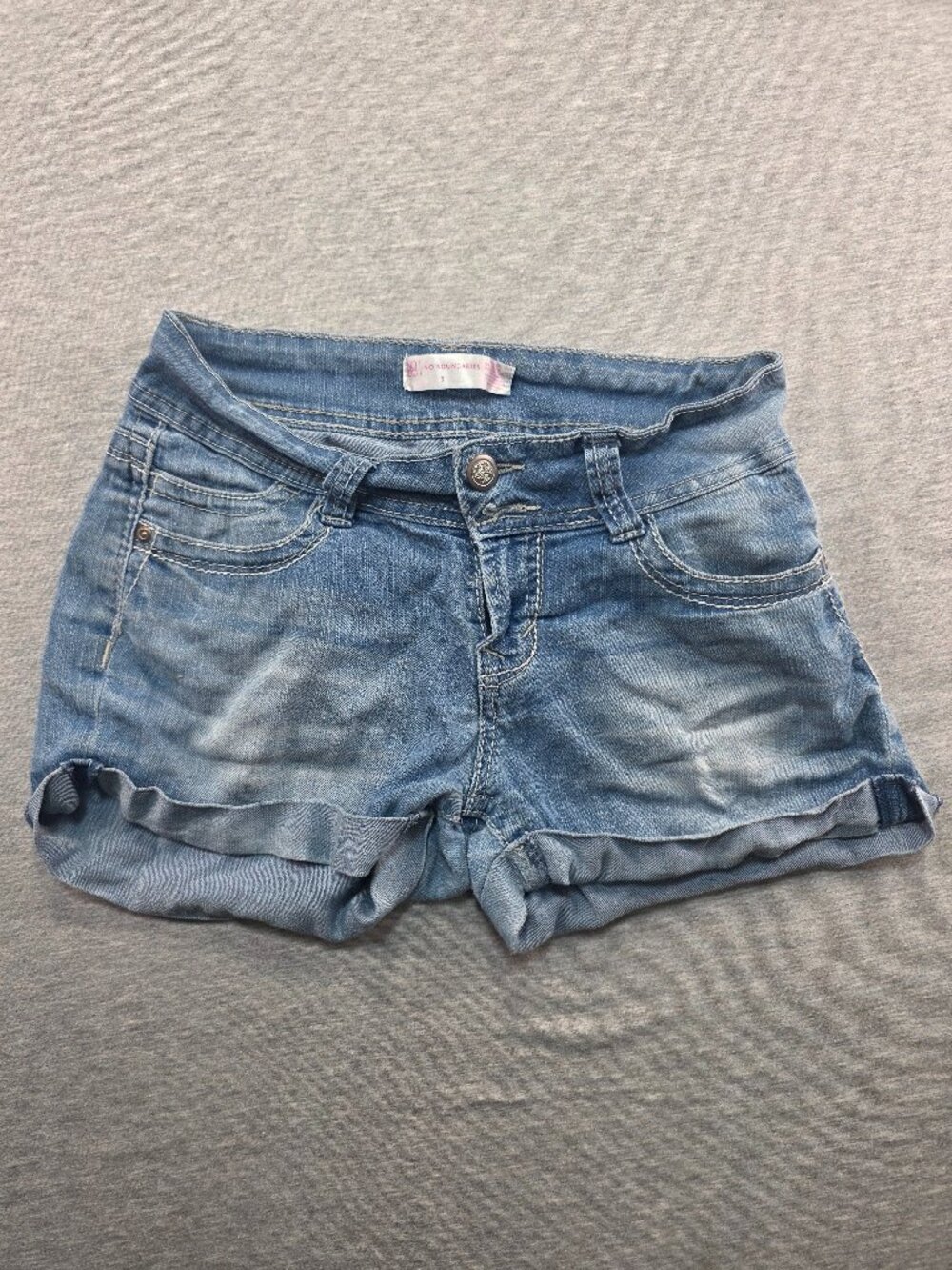 No Boundaries Denim Shorts Light Wash Cuffed Size 5